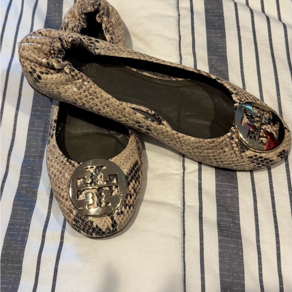 Tory Burch Beige Snakeskin Flats - Picture 1 of 5